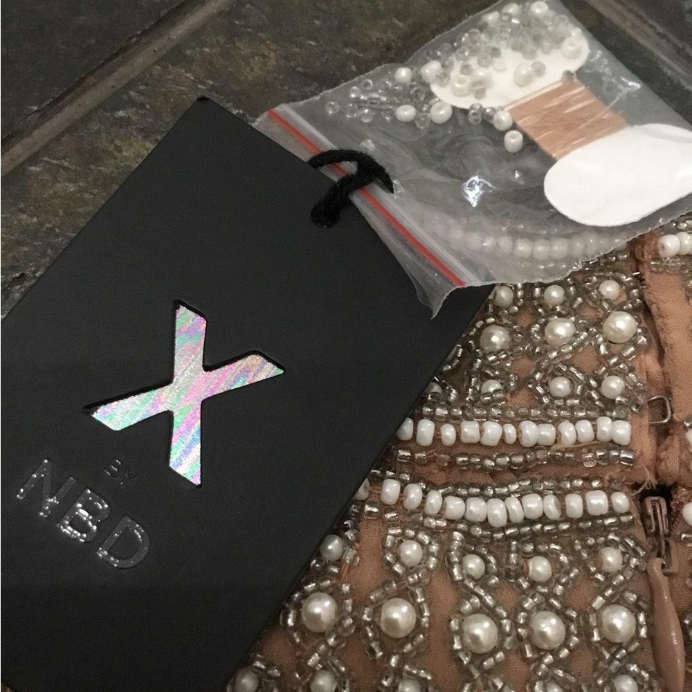 X By NBD Stunning Women’s Tan Bead Embellished Mini Dress Size 0 NWT - Picture 6 of 9